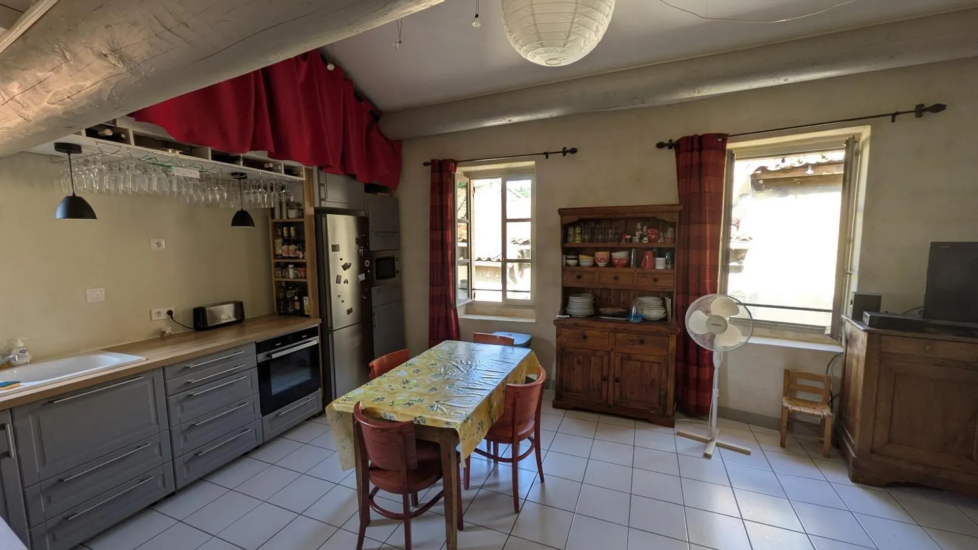 Lägenhet Appart 75 M2 Intramuros Sur Cour Avignon