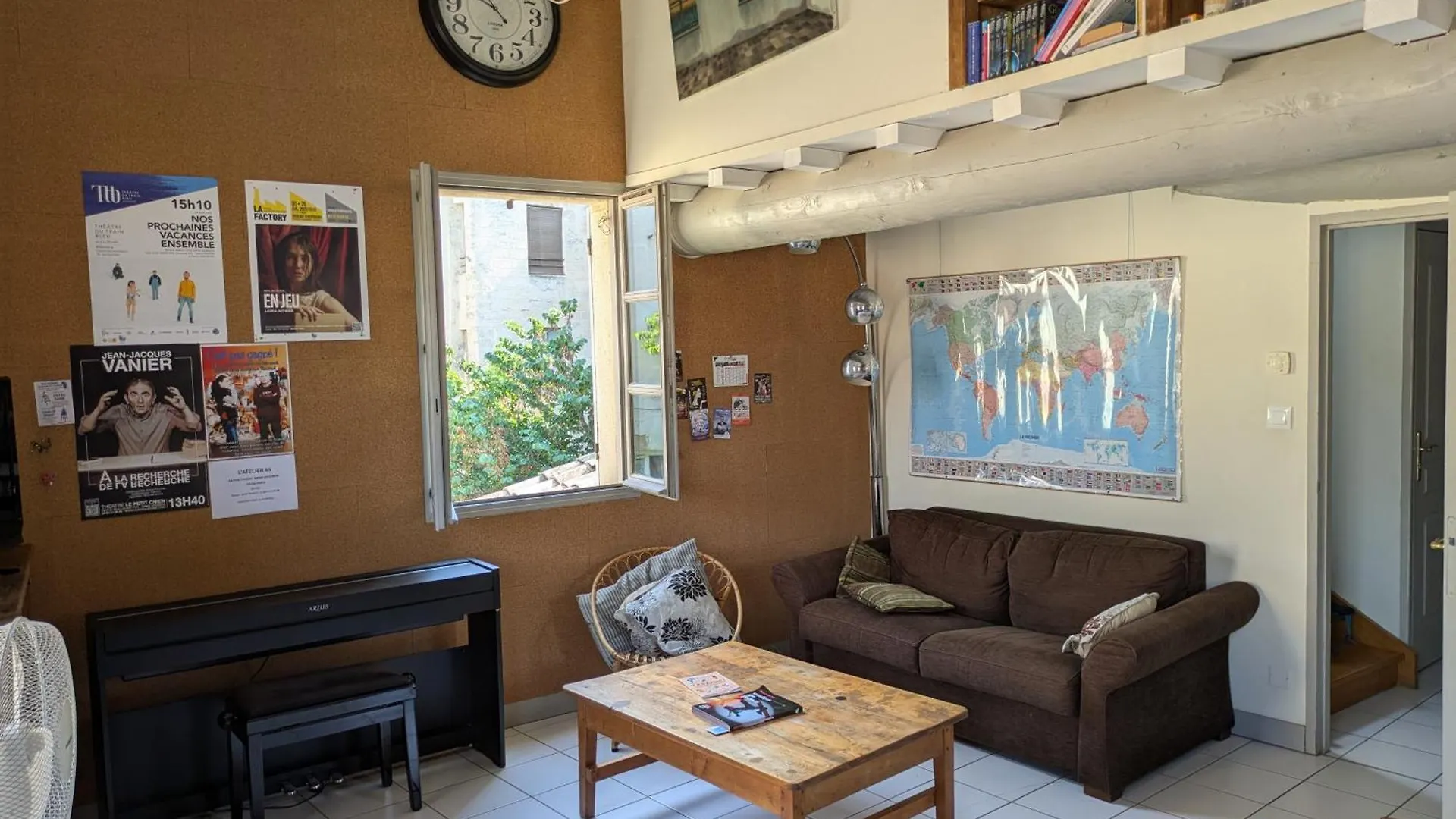 Appart 75 M2 Intramuros Sur Cour Avignon Frankrike